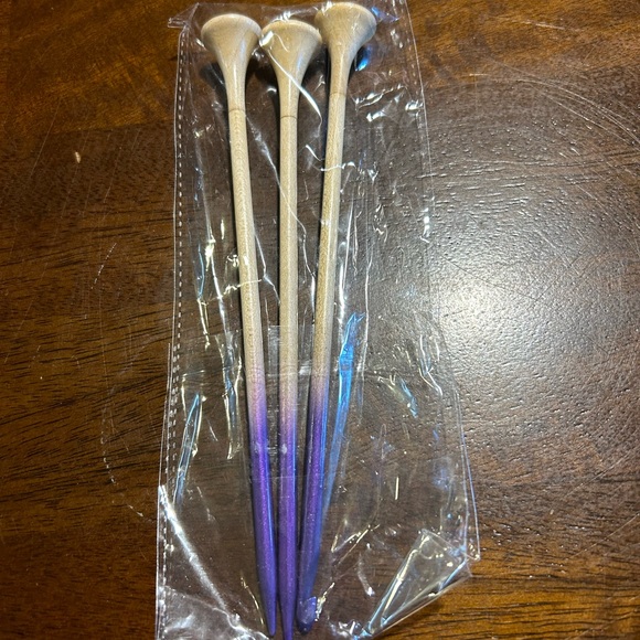 Bundle skeins of yarn crochet and knitting. - Picture 2 of 5